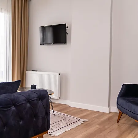 Aparthotel Qzen 4*
