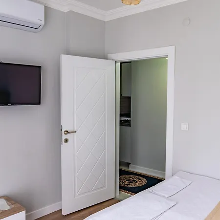 Aparthotel Qzen 4*